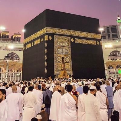 ياحظ !!! ليتك بالطبع تشبه ♡ آمي ♡ حتى وهي متضايقه( تبتسم لي)