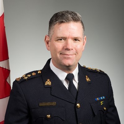 Dwayne McDonald, BC RCMP CO, commandant divisionnaire de la GRC en CB. Emergencies: 911.Terms: https://t.co/xjMW8JVQoK Urgences: 911 Conditions : https://t.co/KjM32JVQtt