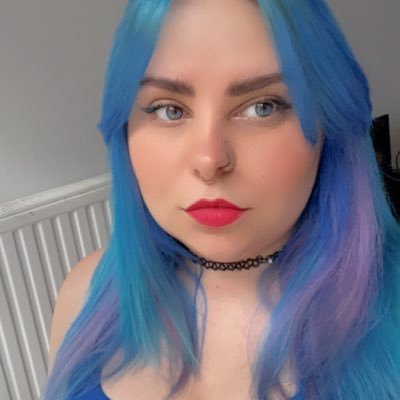 lilithellfires's profile picture. lil , 30 , twitch streamer .