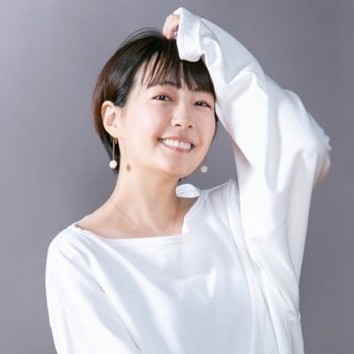 女優、タレント、ブッキュレーター。広島出身カープ女子♪趣味は自作PCとTrp、ZARD、海外ドラマ＆漫画＆ラノベ鑑賞。📕著作に小説「ヤヌス」「灯籠」、「カープ女子」、漫画「カープごはん」と作家としても活動中 📺ZIP!ファミリー広島🌞ピタニュー金曜日コメンテーター 🎤新曲おこのみやきソング発売中！