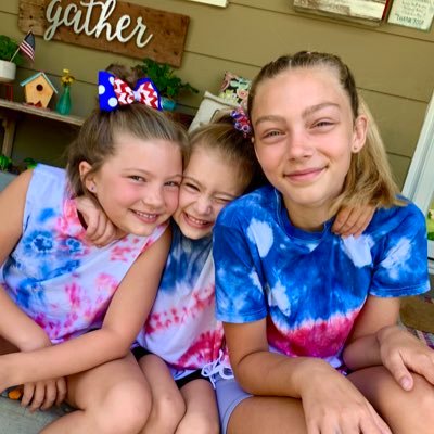 Us3Sisters's profile picture. Us 3 sisters just trying to get ahead.