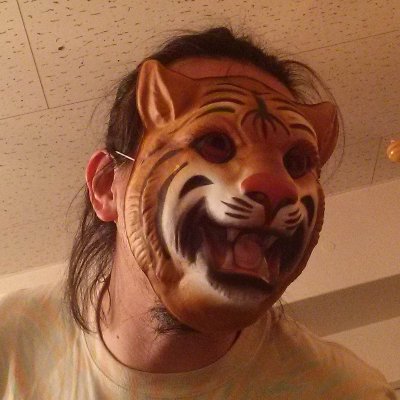 comeonly's profile picture. 家具屋/PHPer/旅人