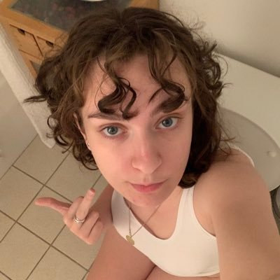 naterly19's profile picture. i sit in the sun and think about my cat (she/her)