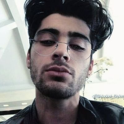 #𝐙𝐀𝐘𝐍::“don't rush in love because the happy ending in books is always on the last page„