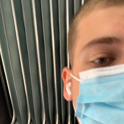 LoukaMhc's profile picture. pas besoin de te venger laisse le karma s’en chargée.