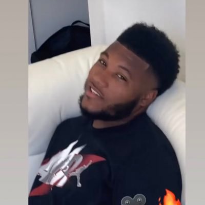 retrojayys's profile picture. made men don’t make statements - chess not checkers ♟ GodSon