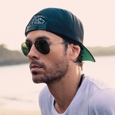 Gracias Enrique ❤27.1.14 enrique followed meee😁 Proud Enriquette...saw him 5.05.17, 15.03.18, 9.05.19🥰