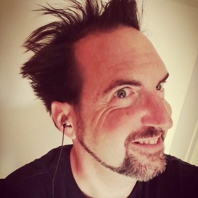 Hobby-Autor von Belletristik, Fachbüchern und Podcasts.