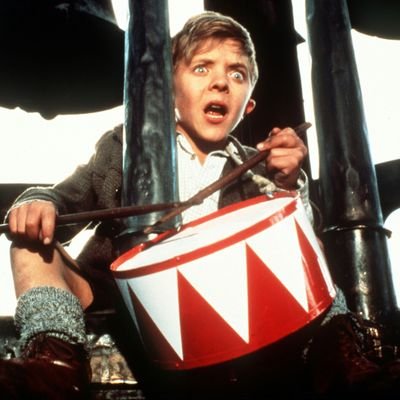 Plyeao's profile picture. The old world is dying, and the new world struggles to be born: now is the time of monsters