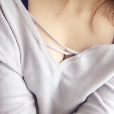 FXRUgdeXuyTVgzW's profile picture. 誰かのおかず探しの助けになれば幸いです😊TwitterではAVのサンプル動画を投稿しています！！全部最高にエロいのでよかったらフォローといいね＆リツイートお願いします！！