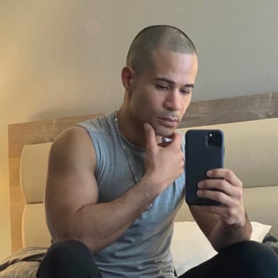 Joshua Anglero 🇵🇷 🏳️‍🌈 Profile
