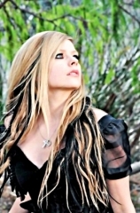 Fã Clube criado em 16 de Junho de 2011... Promoções , coberturas dos shows , notícias online e muito mais.... em homenagem a @AvrilLavigne !