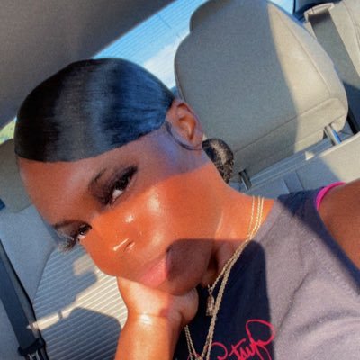 Raiiineee's profile picture. 