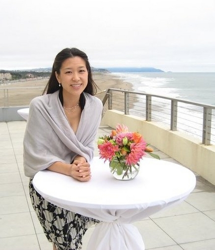 teeveelee's profile picture. 