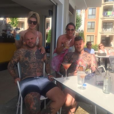 owner of 2 beautiful girls,love football,boxing and beers.Lovely 😂👊👊,Work for myself at PRM electrical,hit me up for all aspects of electrical work.