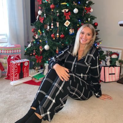 cassgannon's profile picture. 🍎✏️