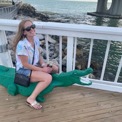 sayrahlovesyou's profile picture. Savage Egghead.