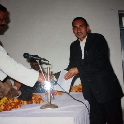 आदर्श, अनुशासन, मर्यादा, परिश्रम, ईमानदारी तथा उच्च मानवीय मूल्यों के बिना किसी का जीवन महान नहीं बन सकता है|