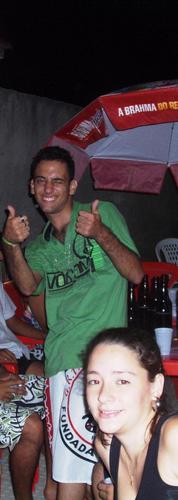 Eu não sei dançar mas danço mesmo assim, danço pra rir de mim ♫