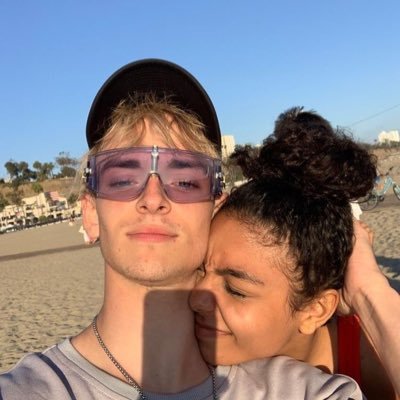 pseud00755's profile picture. now united stan 🇧🇷