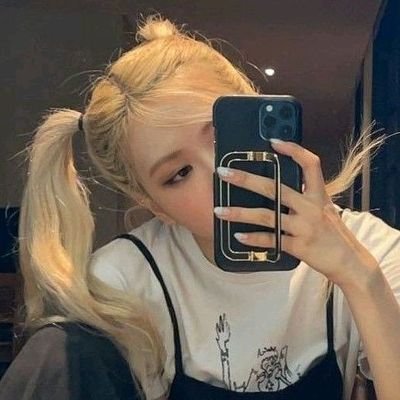 Praewa25732905's profile picture. 