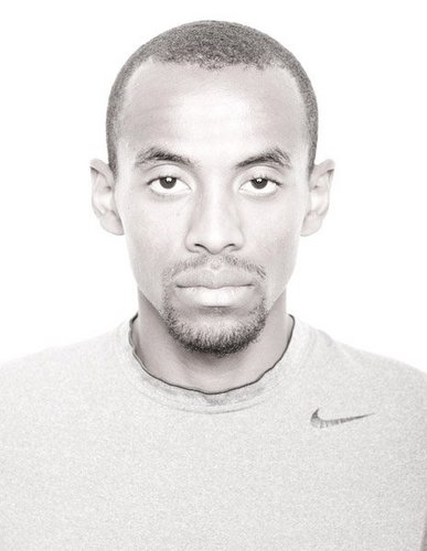 SimonBairu's profile picture. “Go confidently in the direction of your dreams. Live the life you have imagined.” Instagram: @Sbairu