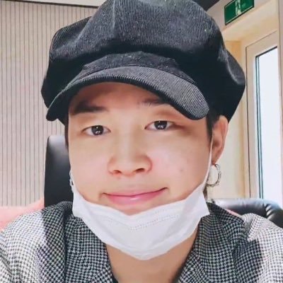 — for #지민 #JIMIN ♡ • @ me for a pic/gif/video of jimin’s bread cheeks