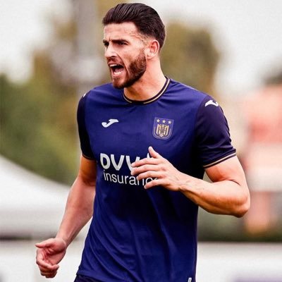 Official Twitter account of Wesley Hoedt