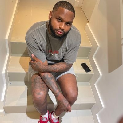 go follow my twitch @ HoopNow_ ….. See you soon beloveds .... my right hand @Clevon_Rileyy