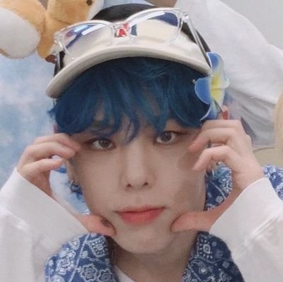 you all might claim as daehyeonists but theres no other like kim donghan