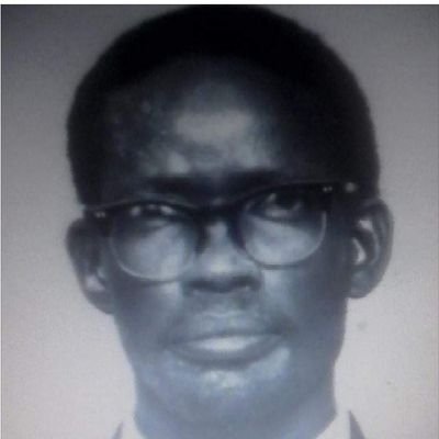 aloodickens's profile picture. I drink from life and feed on its wisdom.