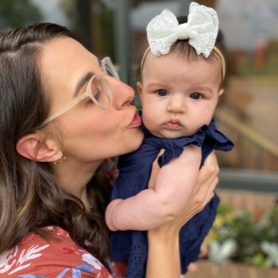 AlyJoyOli's profile picture. 