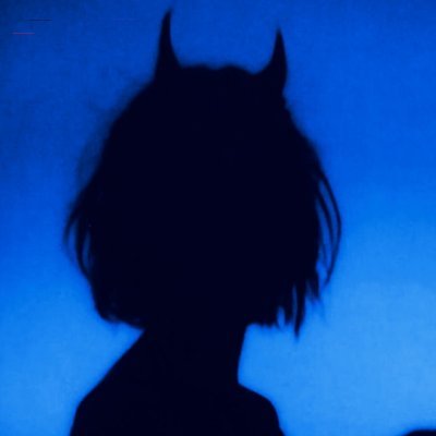 _roseee_crystal's profile picture. This is just an alt. Of @_crystal_roseee