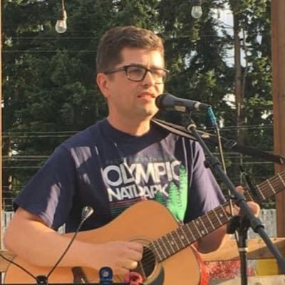 fairvalleyfoos's profile picture. 90-ish Dad Rock.