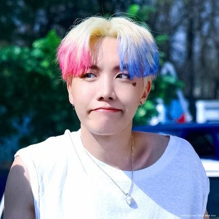 Quinnfy__'s profile picture. Americano. Writing. Reading. Fangirling. Sometimes barking.