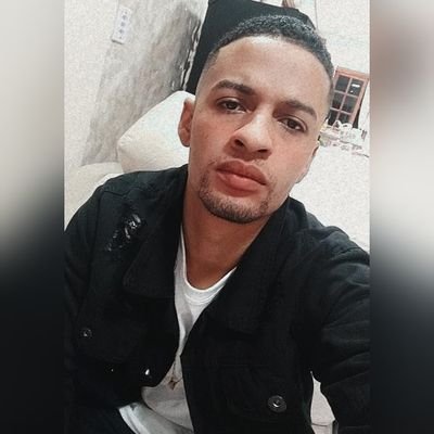 corra atrás da felicidade e lute pelos seus sonhos ..