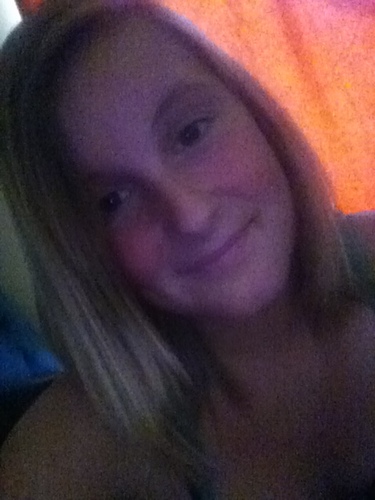 Heey.. I'm Lexii I'm 16 && I Love @JustinBieber! 3 I Am A Cheerleader, Softball Player, & I Do Track & Field.. I'm New To Twitter So PLEASE FOLLOW ME!
