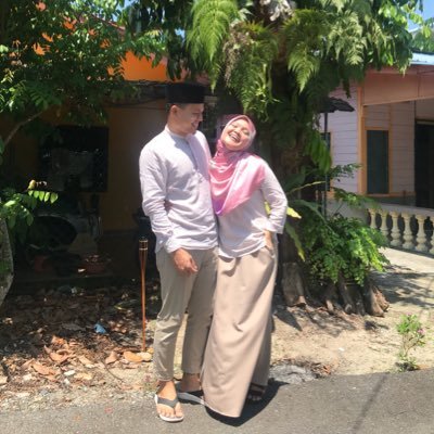 Ana uhibbuki fillah hatta fil jannah abadan abada ( Aku mencintaimu hingga ke syurga selama-lamanya kerana Allah )