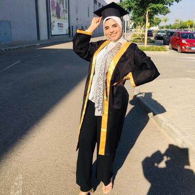 ولا تؤذينا في من نُحب يا الله ، ولا يمسهم وجع فيمسنا ضِعفه 💛..