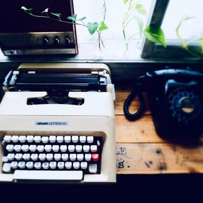 burubon8's profile picture. 自宅をカフェみたいなお気に入りの空間に♪ できるだけお金をかけずにDIYでいろいろ作っています。 高橋優くんが大好きです。 YouTubeチャンネル「うららかさん家のカフェみたいなおうちづくり」始めました。RoomClip→№1596979 IG→burubon_urrk