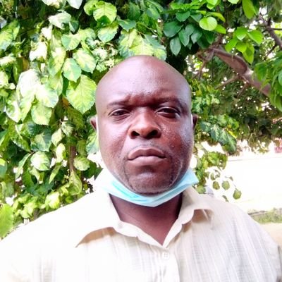 Ingénieur électrotechnicien
Enseignant des mathématiques
Habite Kinshasa