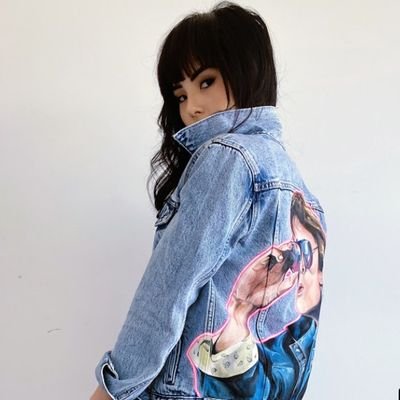 wayofskyy's profile picture. I love You and Me dancing in the moonlight 💃 
Love you JENNIE  🥰