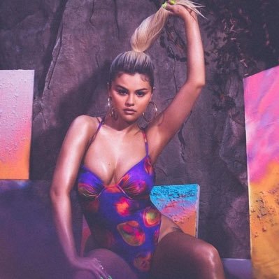 LaNioGomez's profile picture. Alex Russo : I am raising myself... Stan list : Queen Selena, Queen Taylor, Ariana & Demi ! I’m all for women supporting women 🌸✨ // she/her // 🇫🇷