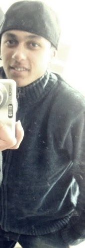 Não sou igual a ninguém , e por isso também busco uma garota diferente
Sou akele q podee te fazeer Feliiz e jamaiiis te fazer sofreer !