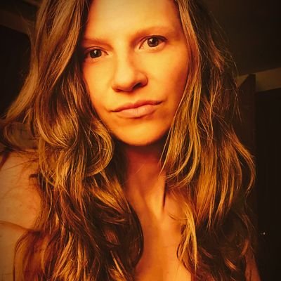 Song maker, grownup faker, funeral director, chocolate inspector. (she/her) 🧡 'Sunset' is out everywhere now!