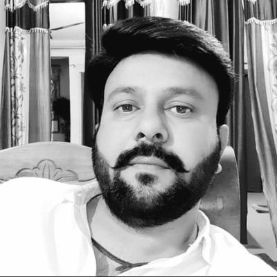 Ranveer57471993's profile picture. (आम मतदाता ).................हाँ हम बिहारी हैं  जी

मै एक नदी की चंचल धारा मुझको अविरल बहने दे ।
कितना बदलूँ तेरी  खातिर मुझमे मेरा भी कुछ रहने दे ।।