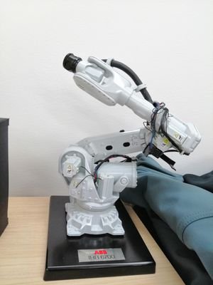 PLC and Robot programmer.
Looking for new ways to learn.
Pianist.