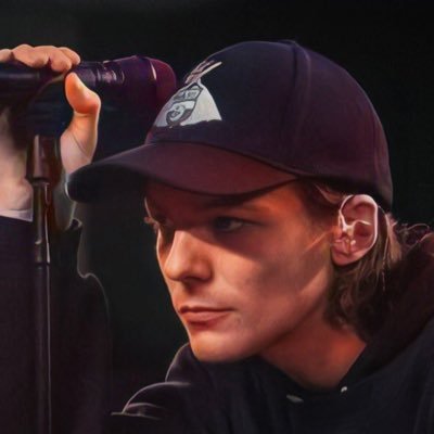 onlythemoonlj's profile picture. -And I just don’t know why the stars won’t shine at night she/her