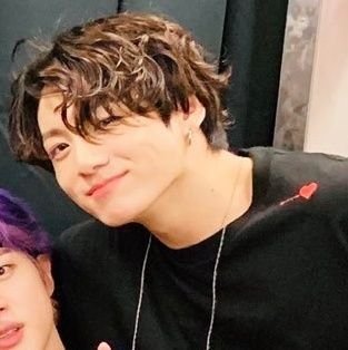 ourtzknot's profile picture. i is for i love bts