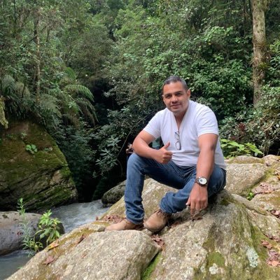 Esposo y Padre, Full Stack Developer, Angular, Ionic, NodeJS, Python, Google Cloud Expert, también algp de vieja escuela .net 😅
